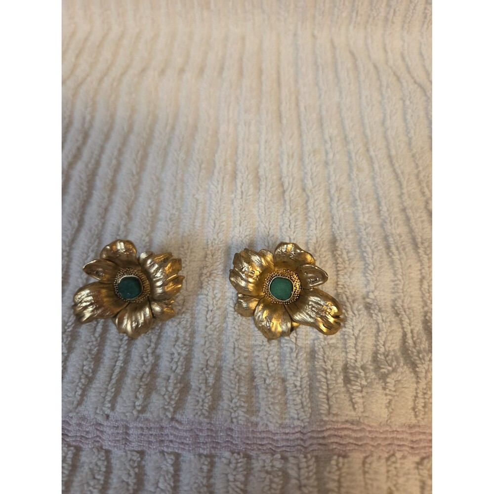EarringsWhite House Black Market WHBM Earrings gold-Tone